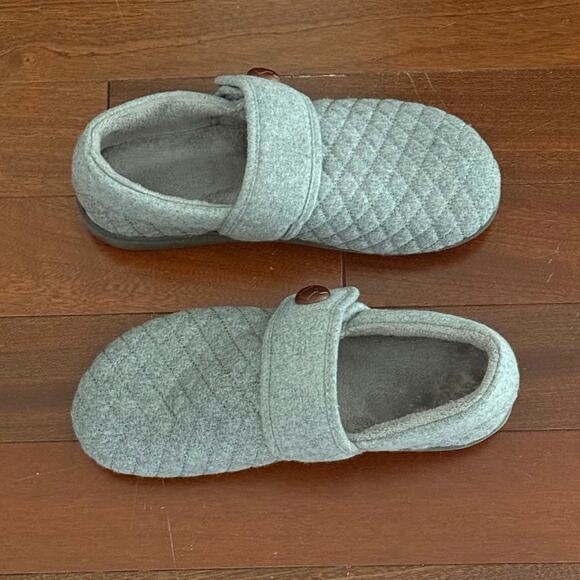 Vionic Jackie Quilted Flannel Slippers Women 9 Light Grey Comfort Adjustable - Picture 5 of 8